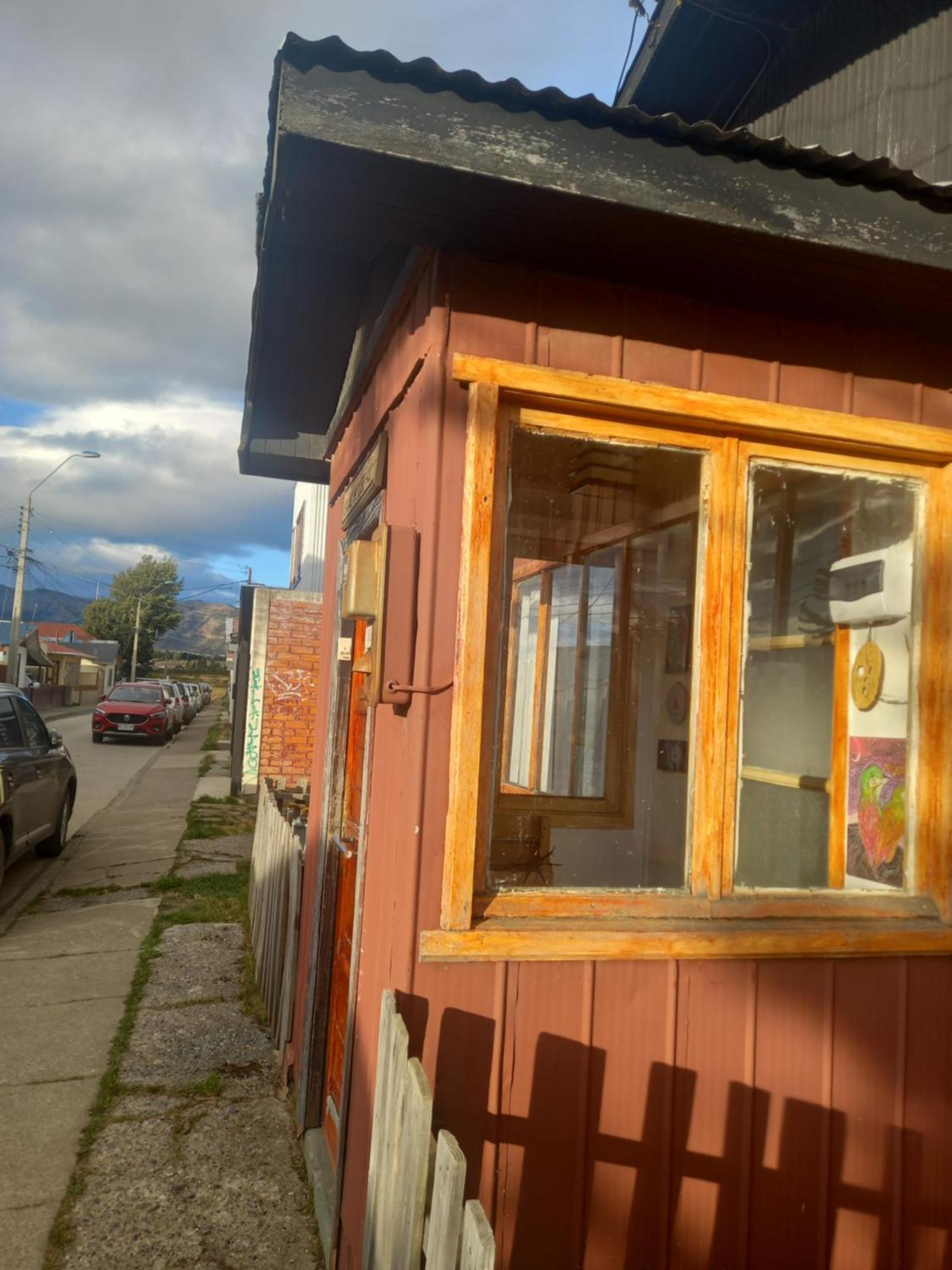Отель Isaac House Пуэрто-Наталес Экстерьер фото